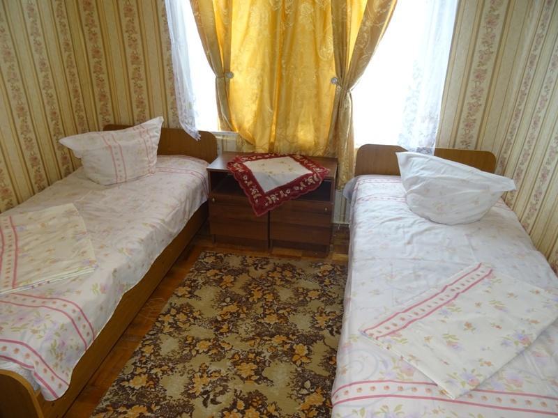 Guest House U Antoniny Gagra Exterior foto