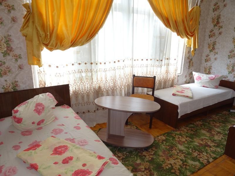 Guest House U Antoniny Gagra Exterior foto