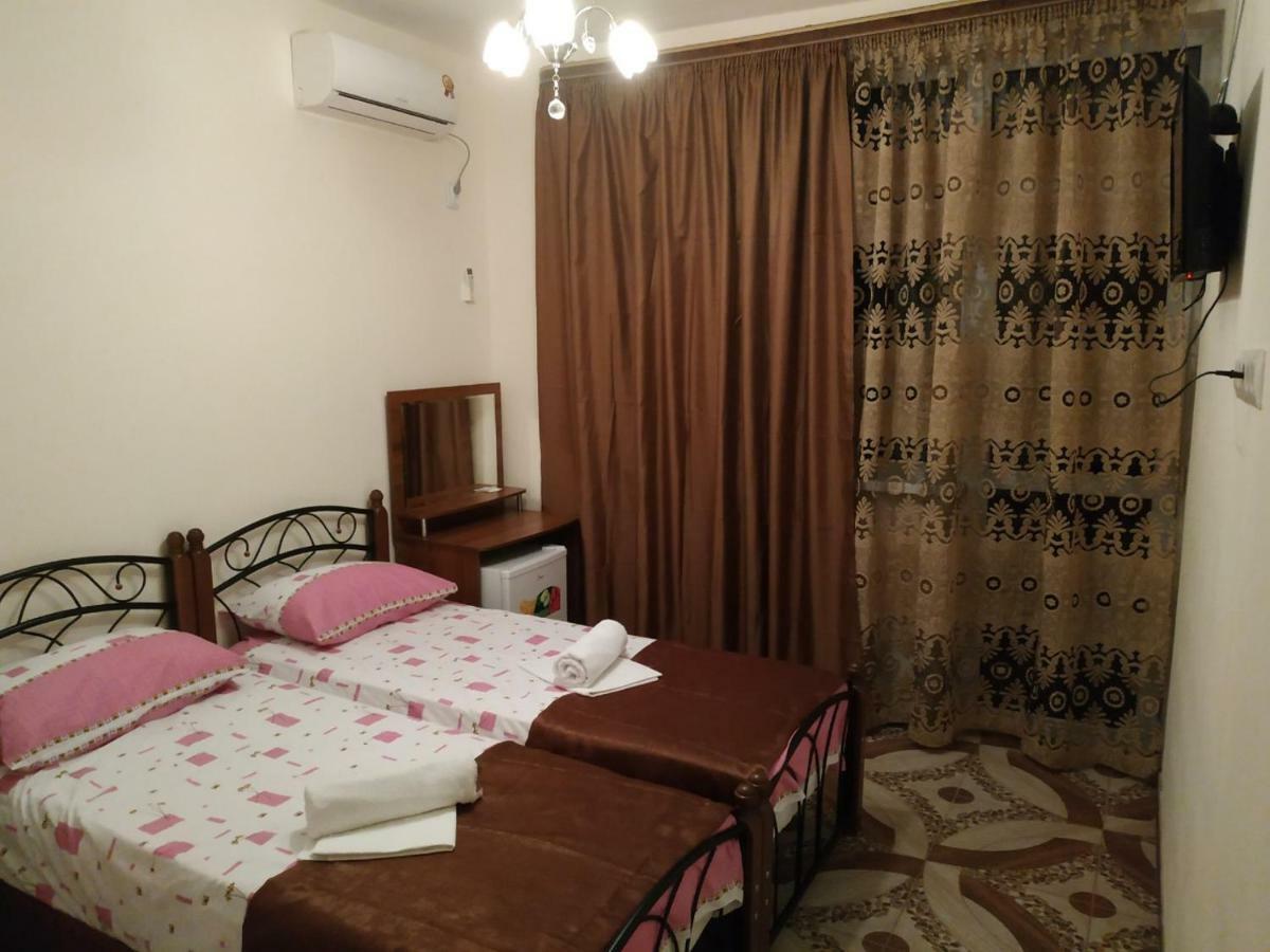 Guest House U Antoniny Gagra Zimmer foto